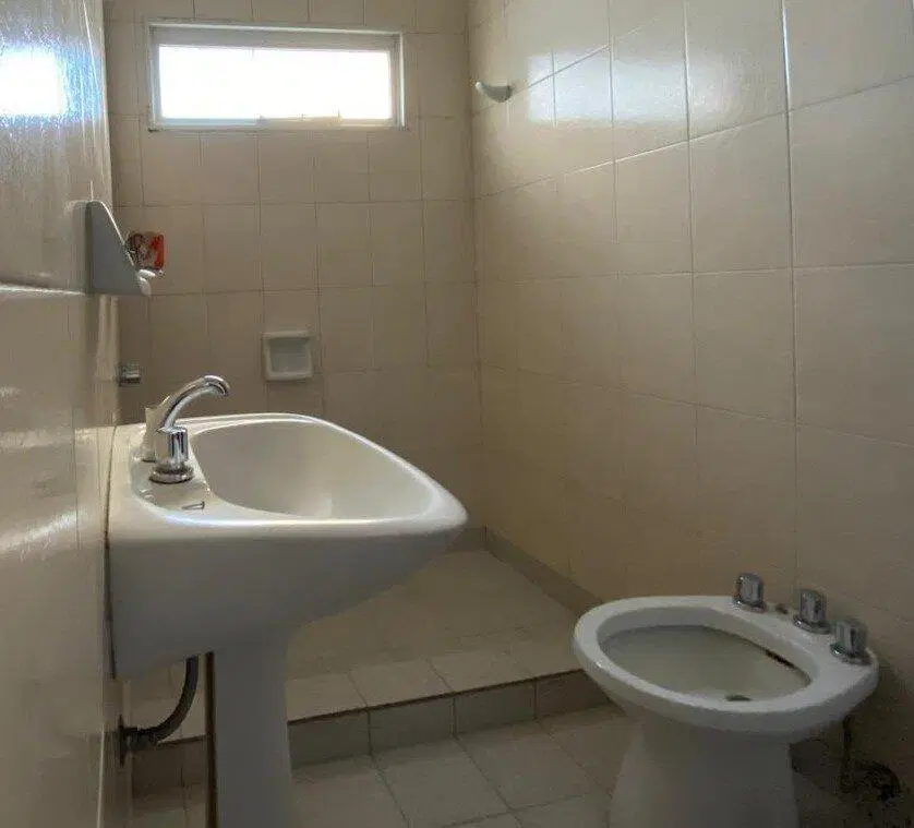 ALQUILER 2 AMBIENTES, SIN EXPENSAS PLAZA IRLANDA 4