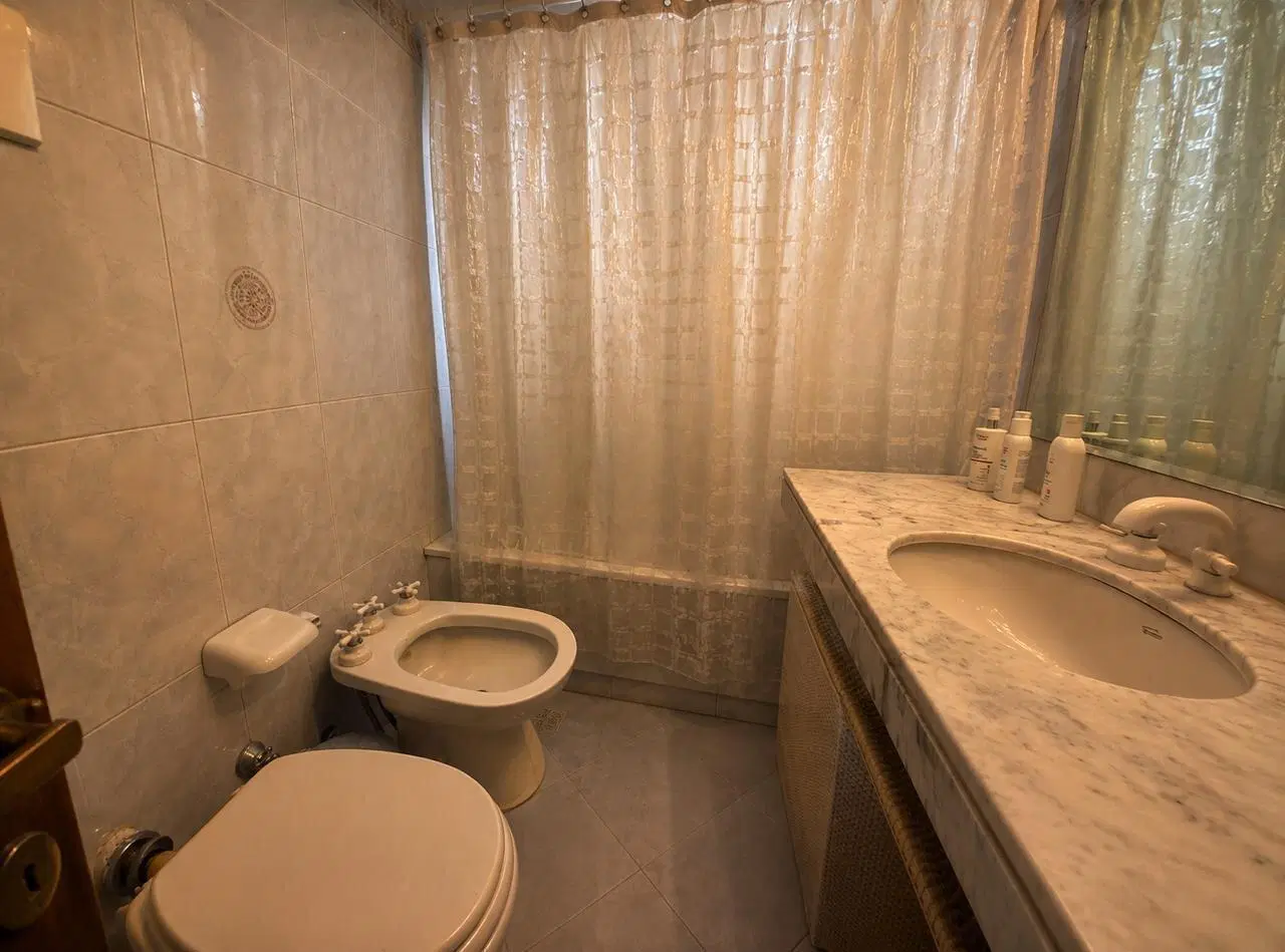 Departamento 3 ambientes en Venta en Vicente López con balcón al frente piso alto 5