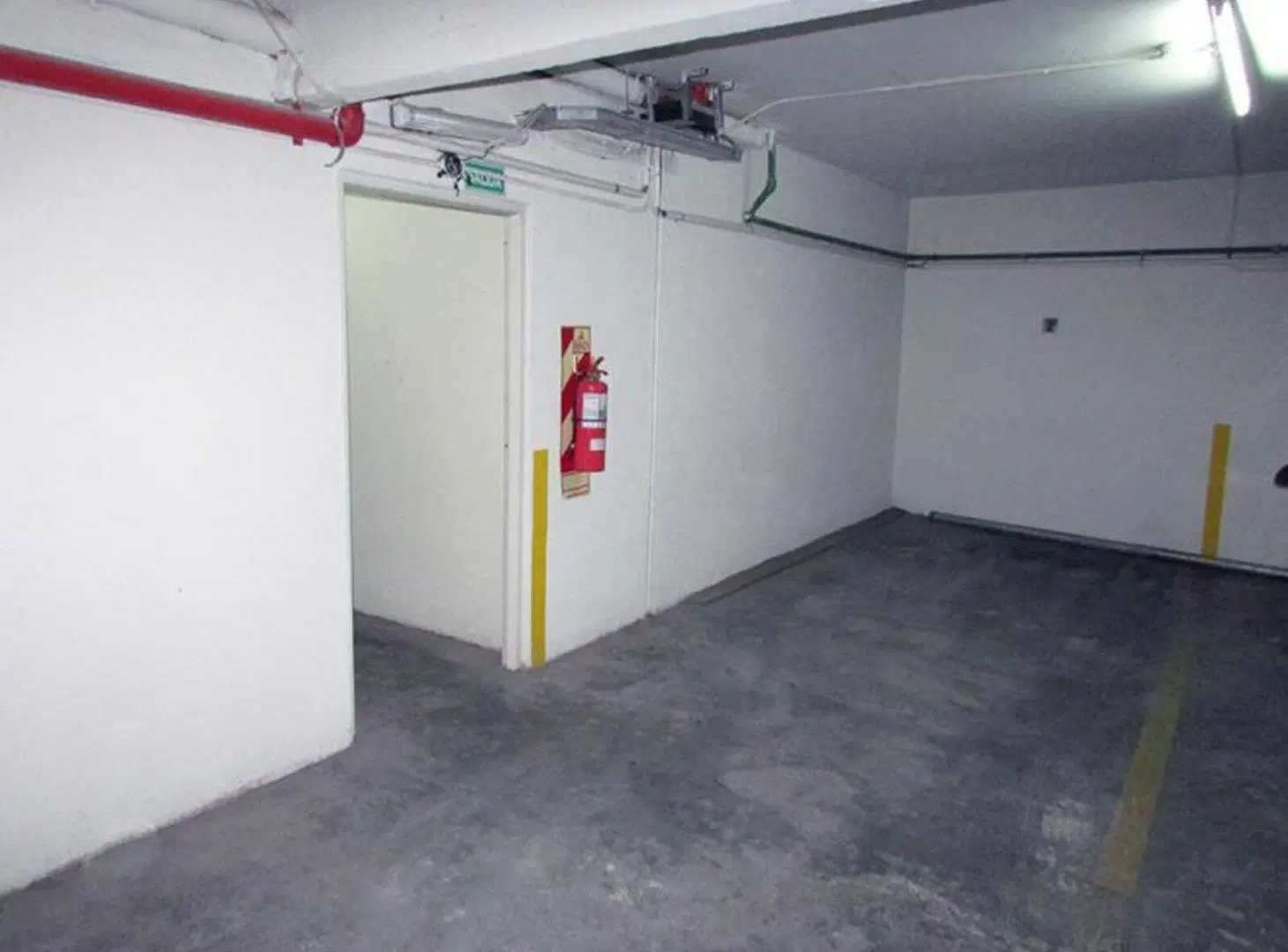 VENTA COCHERA FIJA EN ALMAGRO 5