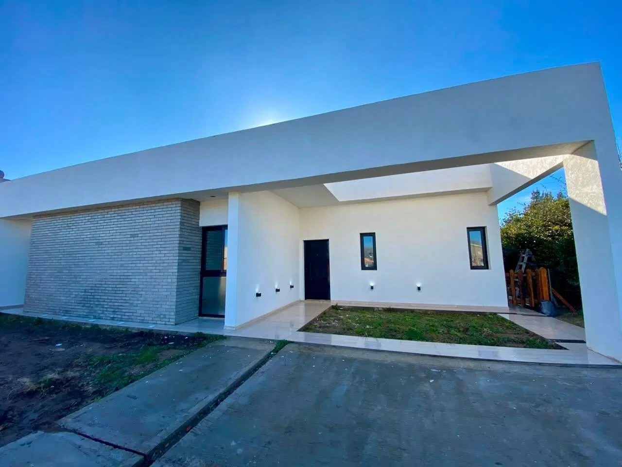 CASA A ESTRENAR EN LA ALAMEDA | 4 AMB + PISCINA + LOTE 700 m² 2