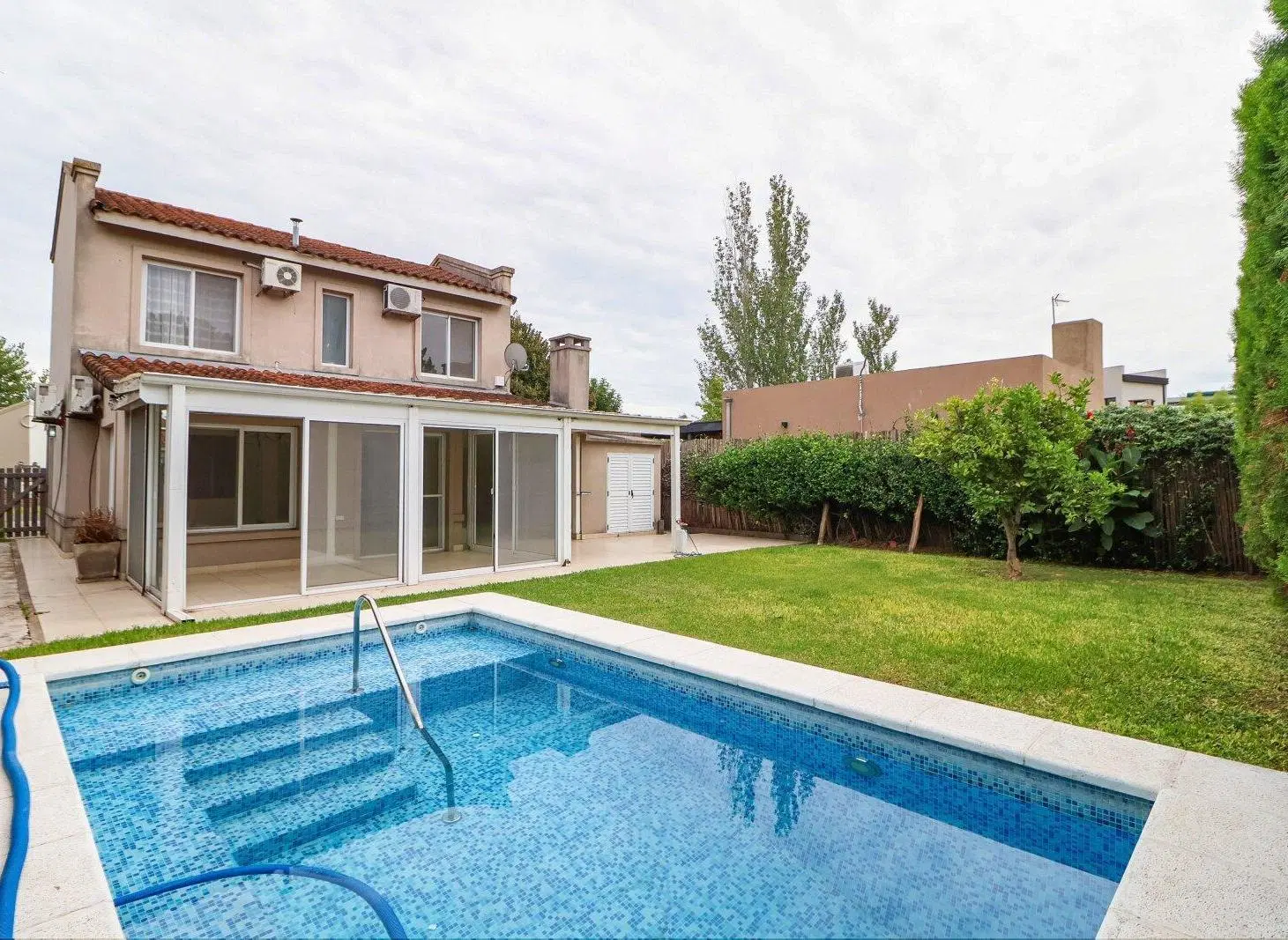 Casa con Pileta en La Candela 2