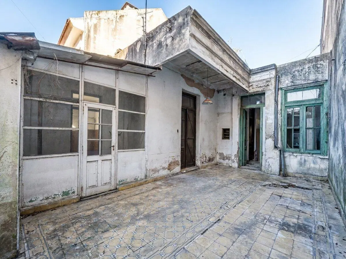 CASA A REFACCIONAR EN VENTA – GRAN OPORTUNIDAD PARA RECICLAR LOTE 8,66 m DE FRENTE x 18,40 de fondo 5