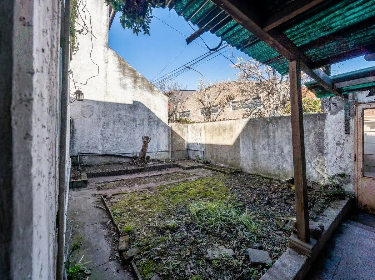 CASA A REFACCIONAR EN VENTA – GRAN OPORTUNIDAD PARA RECICLAR LOTE 8,66 m DE FRENTE x 18,40 de fondo 8