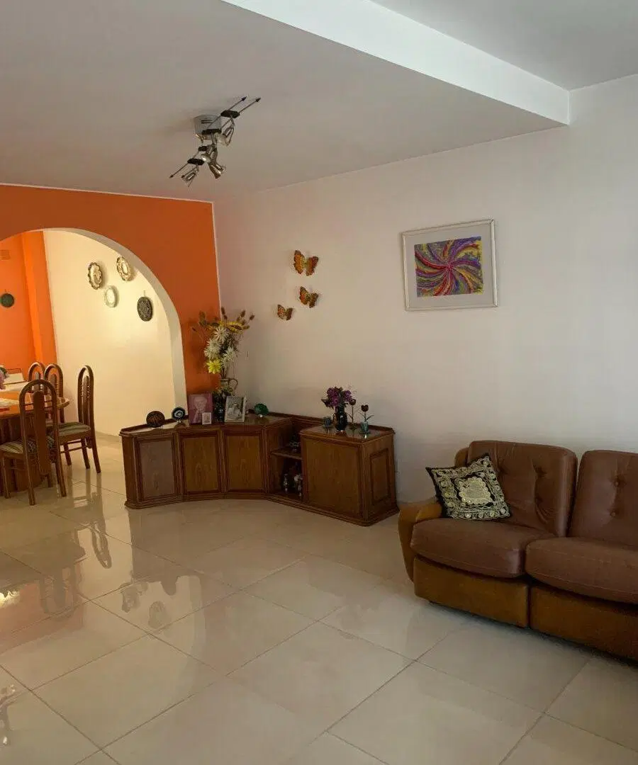 Venta de casa de 6 amb en tres plantas 8