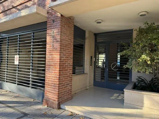 Alquiler dpto 2 amb con balcón , cochera en Olivos 5