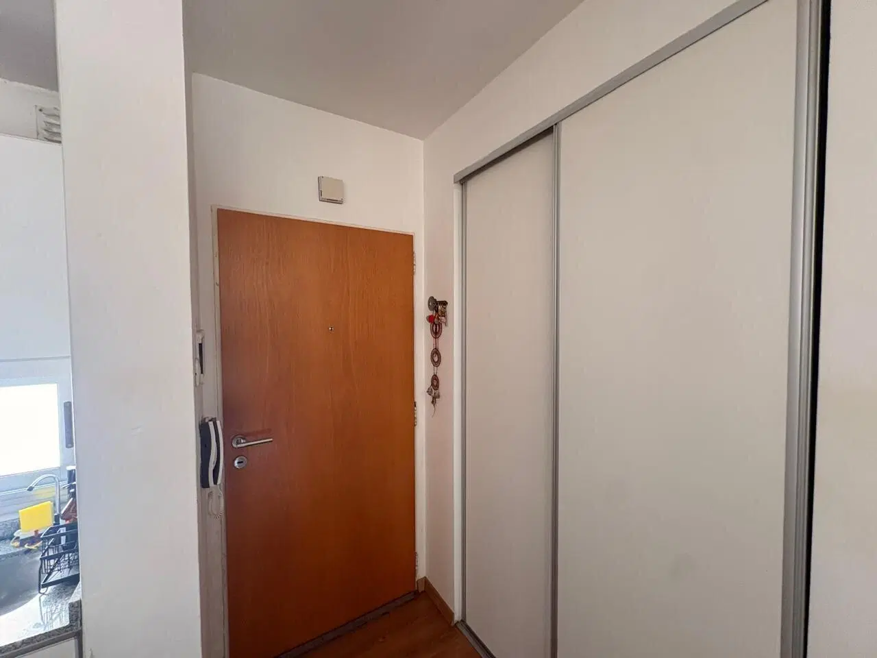 VENTA DEPARTAMENTO CON BALCON AL FRENTE Y COCHERA EN OLIVOS 8