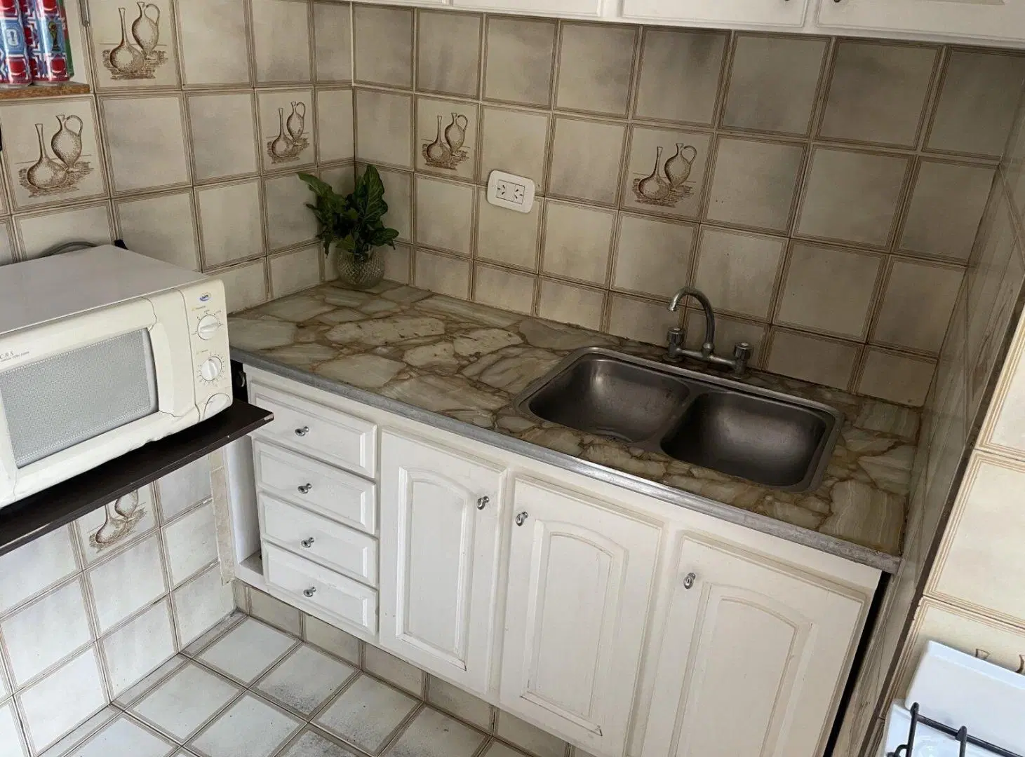Monoambiente divisible |62 m² totales | Apto Profesional |San Martín Centro | Patio propio 28 m² 3