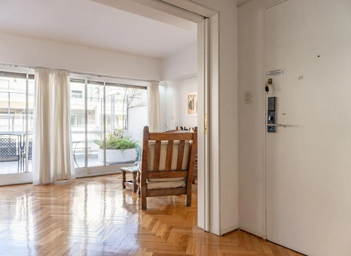 Dúplex exclusivo con balcón aterrazado y 2 cochera 3