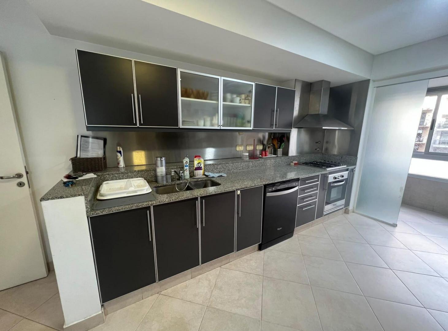 Foto de Alquiler departamento de 4 ambientes con cochera amueblado!, imagen 5