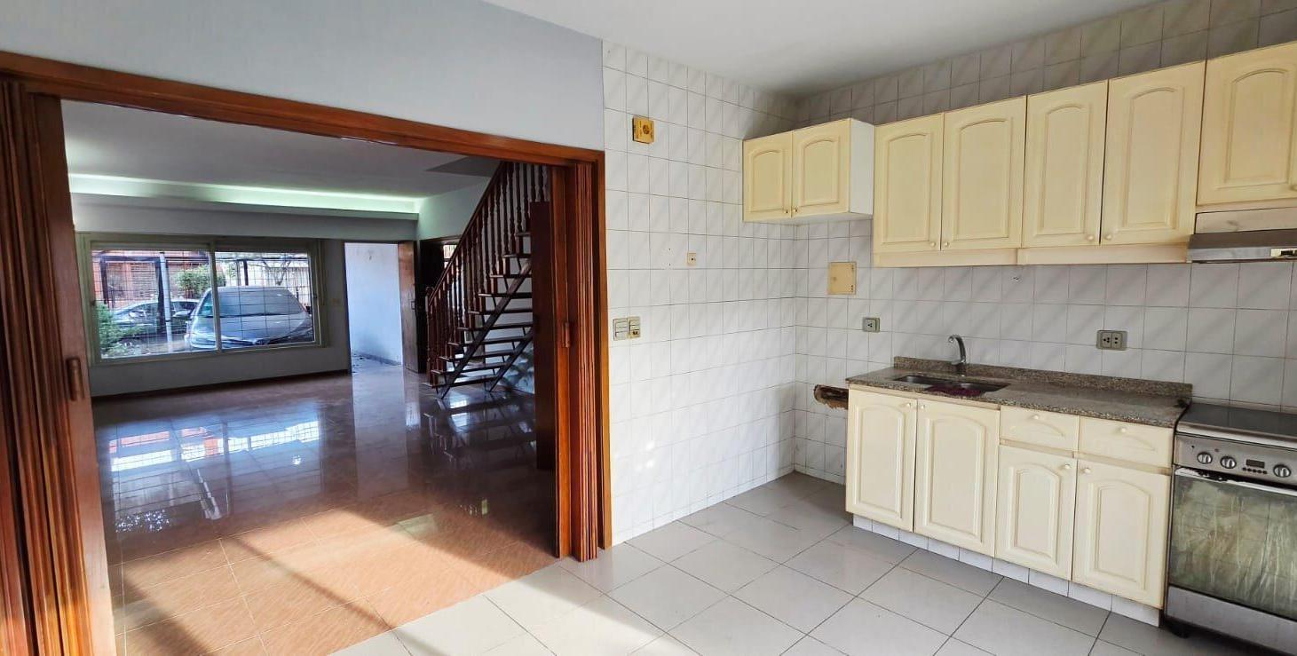 Foto de VENTA DÚPLEX 4 AMBIENTES CON PARRILLA Y COCHERA FLORIDA, imagen 1