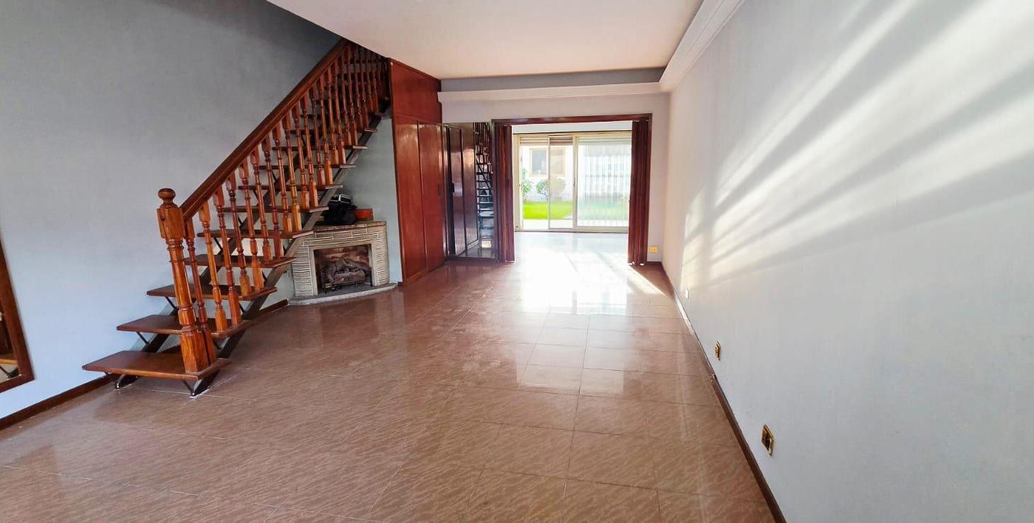 Foto de VENTA DÚPLEX 4 AMBIENTES CON PARRILLA Y COCHERA FLORIDA, imagen 3