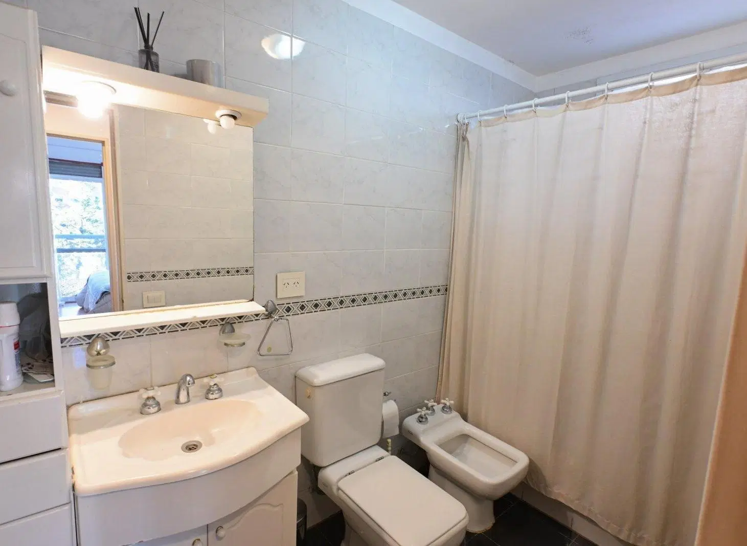 Venta depto 3 ambientes con balcón - Cohglan 3