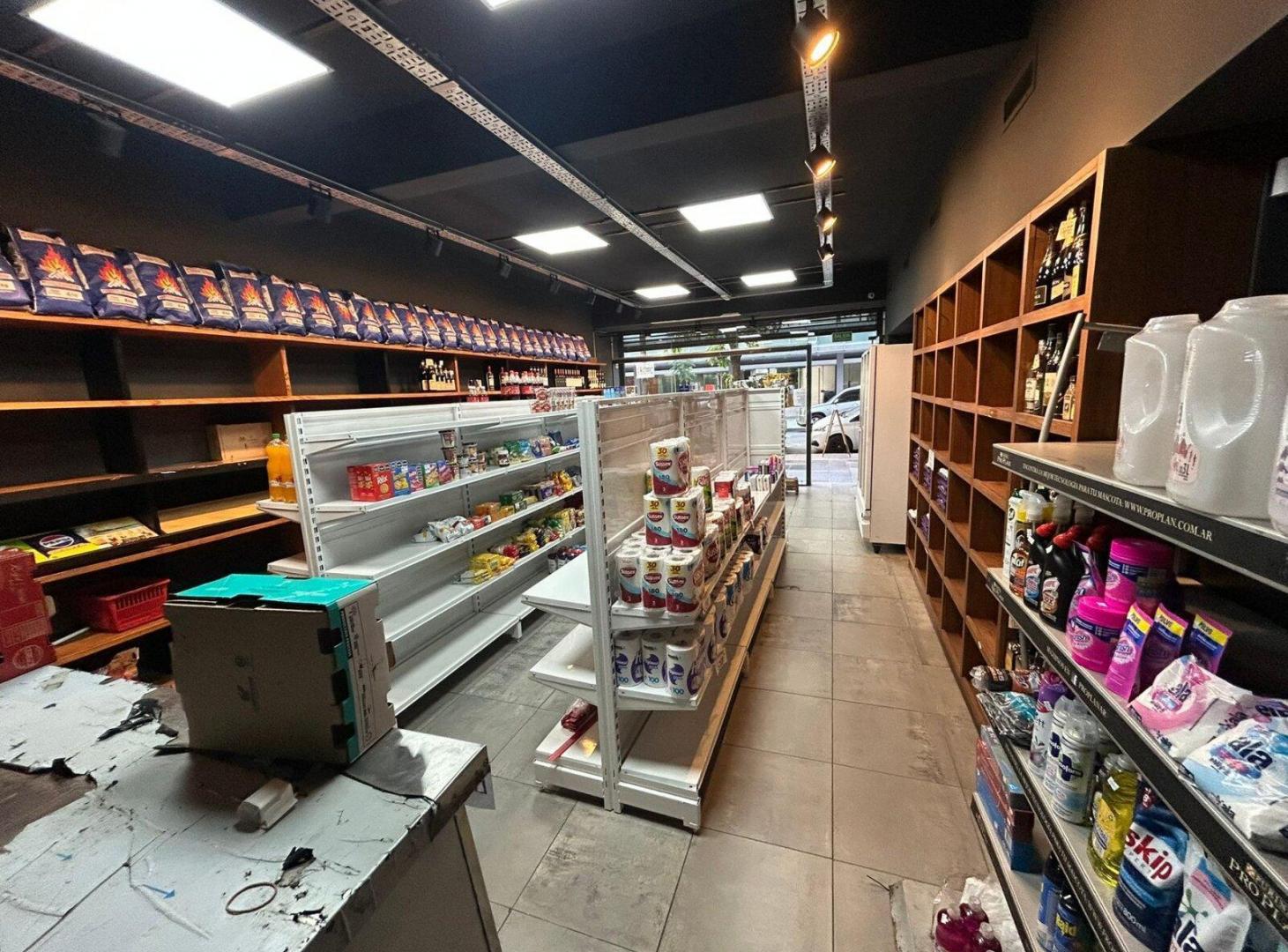 Foto de VENTA LOCAL PREMIUM / LAS CAÑITAS / RENTA EN U$S, imagen 2