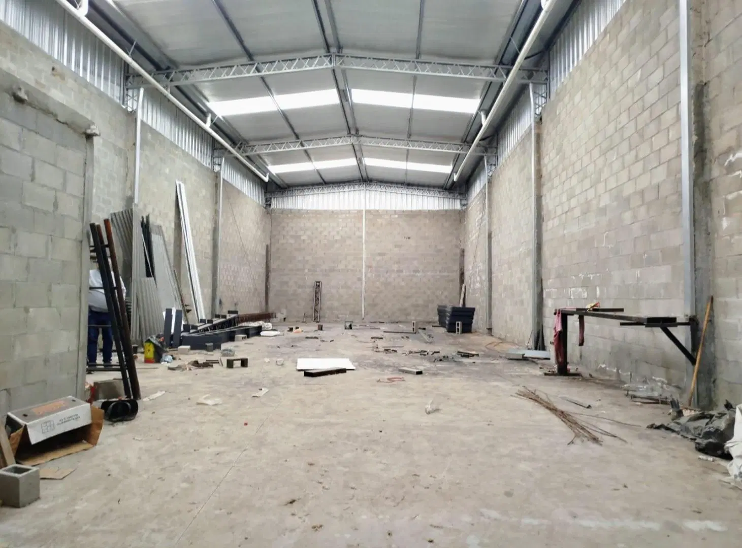 Venta GALPÓN A ESTRENAR 250m2 PILAR, zona comercial RUTA 28 4
