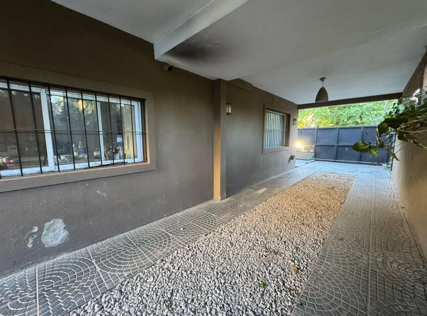 Venta Casa 5 Dormitorios Excelente ubicacion en Manuel Alberti. Apro credito 2