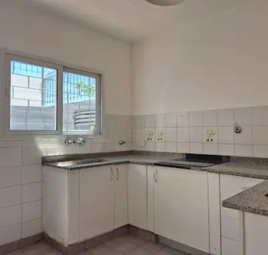 VENTA DÚPLEX 3 ambientes con patio y entrada de auto - APTO CRÉDITO - CASTELAR NORTE 8