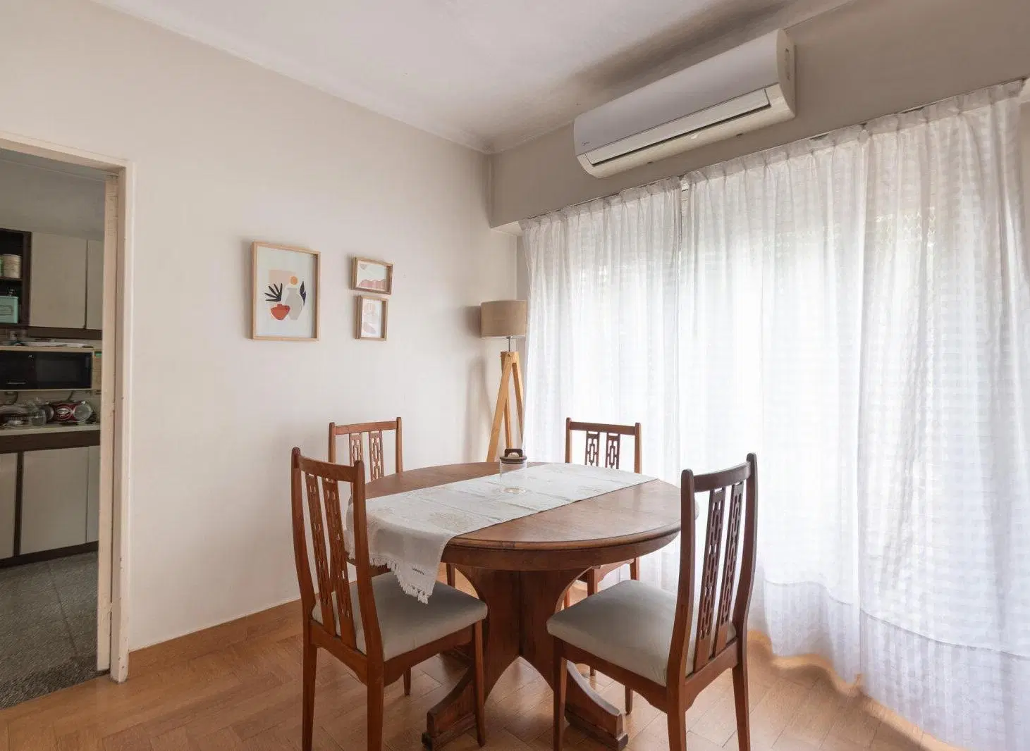 SE VENDE DUPLEX 5 AMB. 4 HAB. GARAGE. OLIVOS GOLF 4