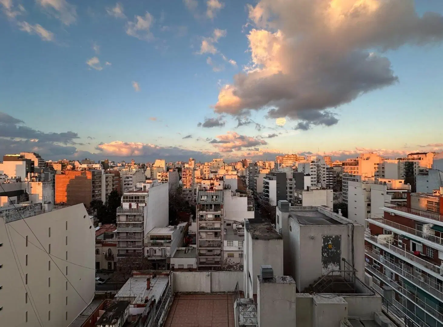 Alquiler 2 Ambientes Amoblado Balcón piso alto vistas En Caballito - Impecable 2