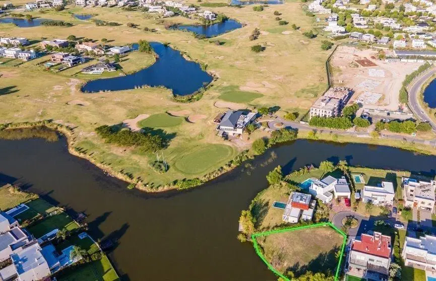 Venta lote al agua en El Canton Barrio Islas 4