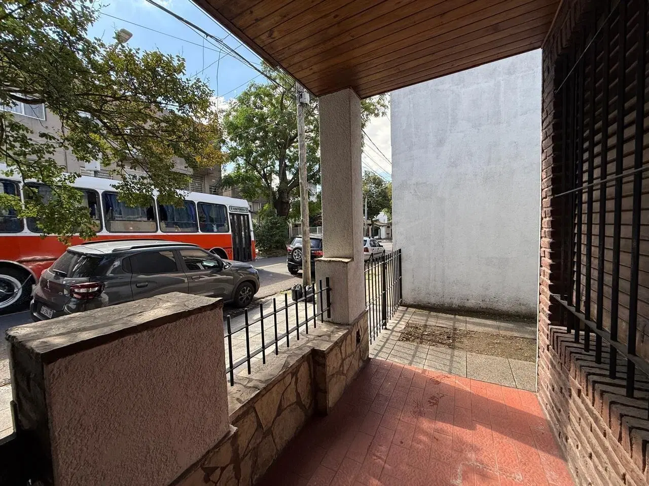 VENTA CASA 3 AMBIENTES CON COCHERA EN LOTE PROPIO FLORIDA 4