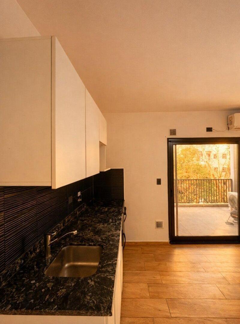Foto de VENTA | DEPTO MONOAMBIENTE | CABALLITO | BALCÓN AL FRENTE, imagen 5
