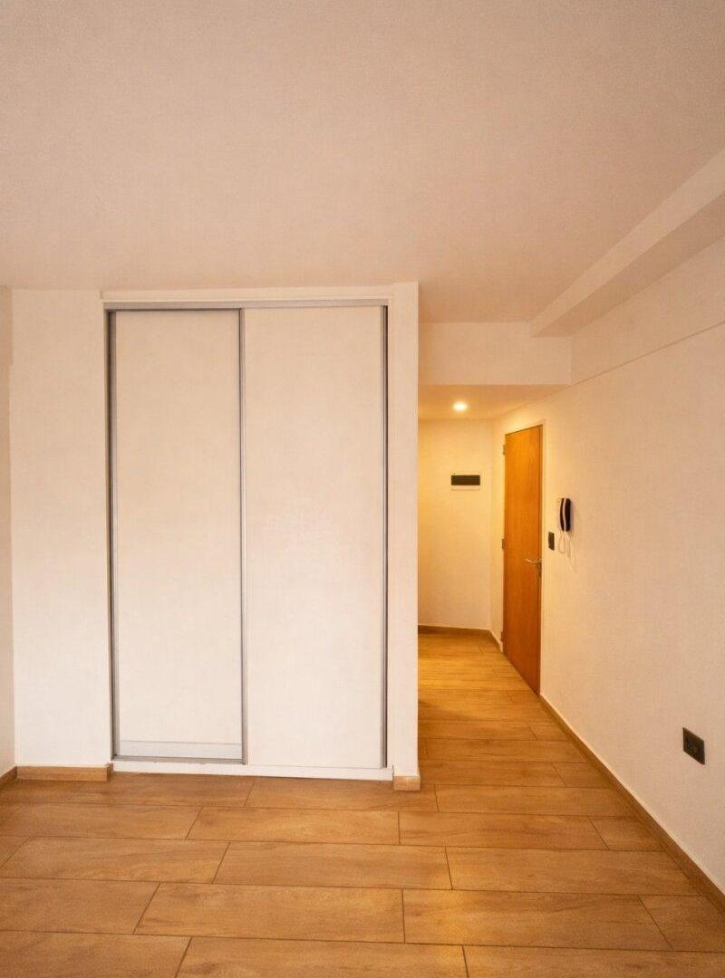 Foto de VENTA | DEPTO MONOAMBIENTE | CABALLITO | BALCÓN AL FRENTE, imagen 3