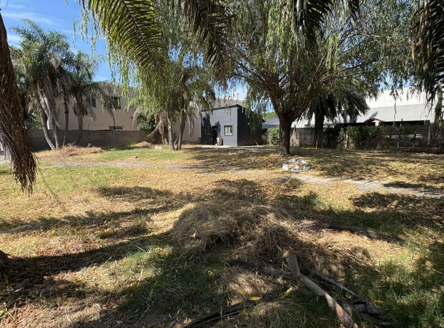 ALQUILER TERRENO + OFICINA | 475,50 m² | PILAR 4