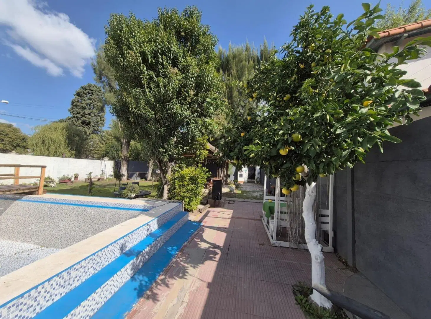 Casa quinta en venta Villa Luzuriaga con pileta 5