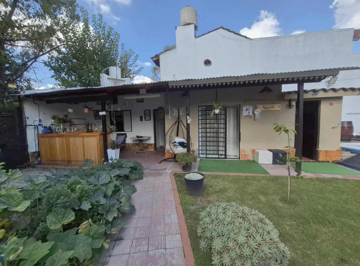 Casa quinta en venta Villa Luzuriaga con pileta 1