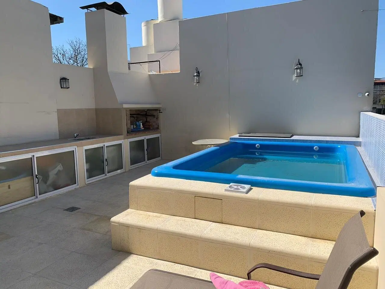 Venta casa 5 amb. con terraza parrilla y pileta en Pompeya 4