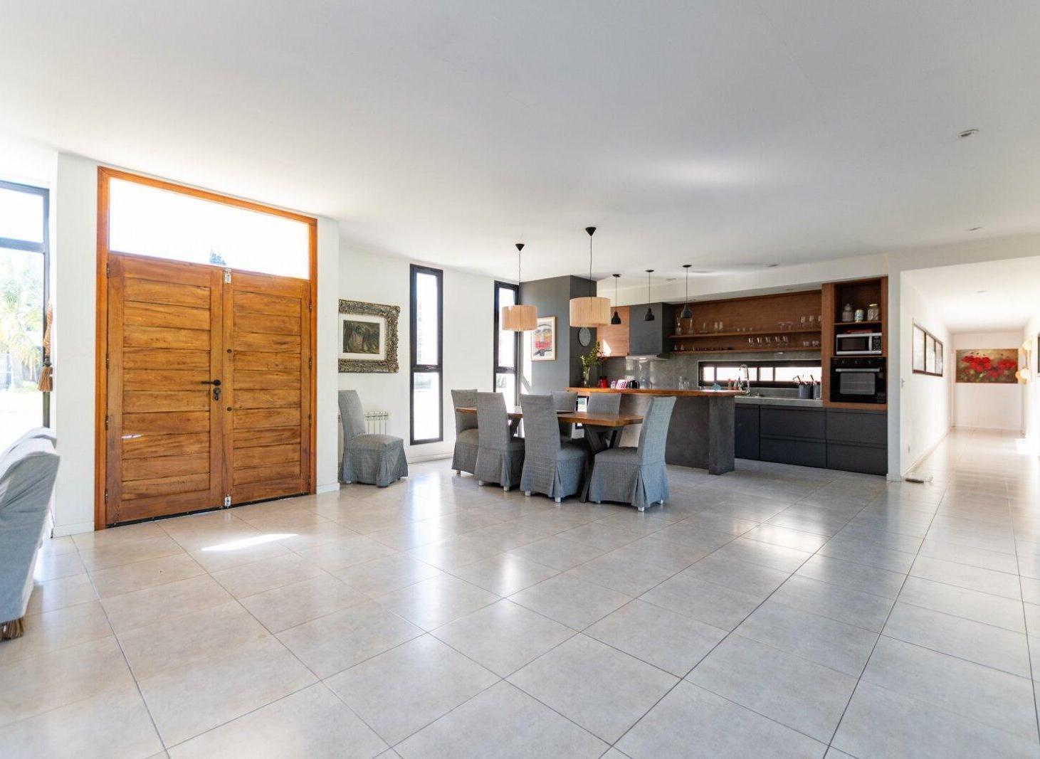 Foto de Venta Casa 6 amb c/pileta/parque y gran lote en Haras del Sur – Pilar, imagen 4