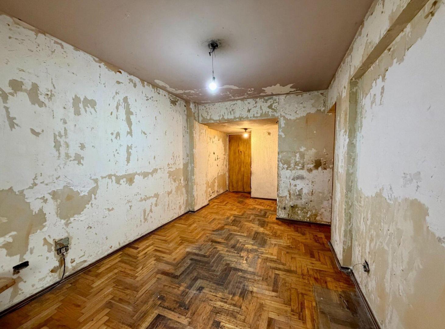 Foto de OPORTUNIDAD PARA INVERSORES | DEPARTAMENTO 3AMB C/ PATIO A REFACCIONAR, imagen 5