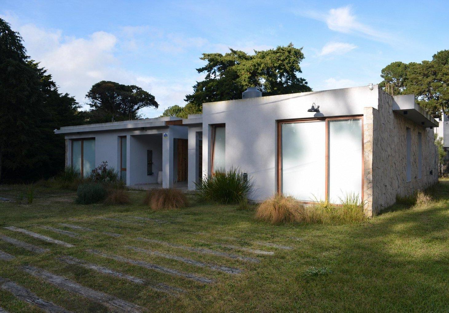 VENTA DE DOS CASAS- 3 AMBIENTES–66m² CUBIERTOS CADA UNA–MAR DE LAS PAMPAS | IDEAL INVERSIÓN.
