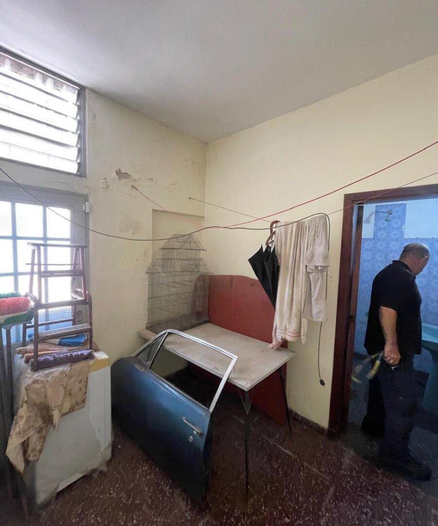Foto de VENTA -CASA 2 amb.c/JARDIN 2 BAÑOS GALPON Y TALLER-V.BALLESTER, imagen 3