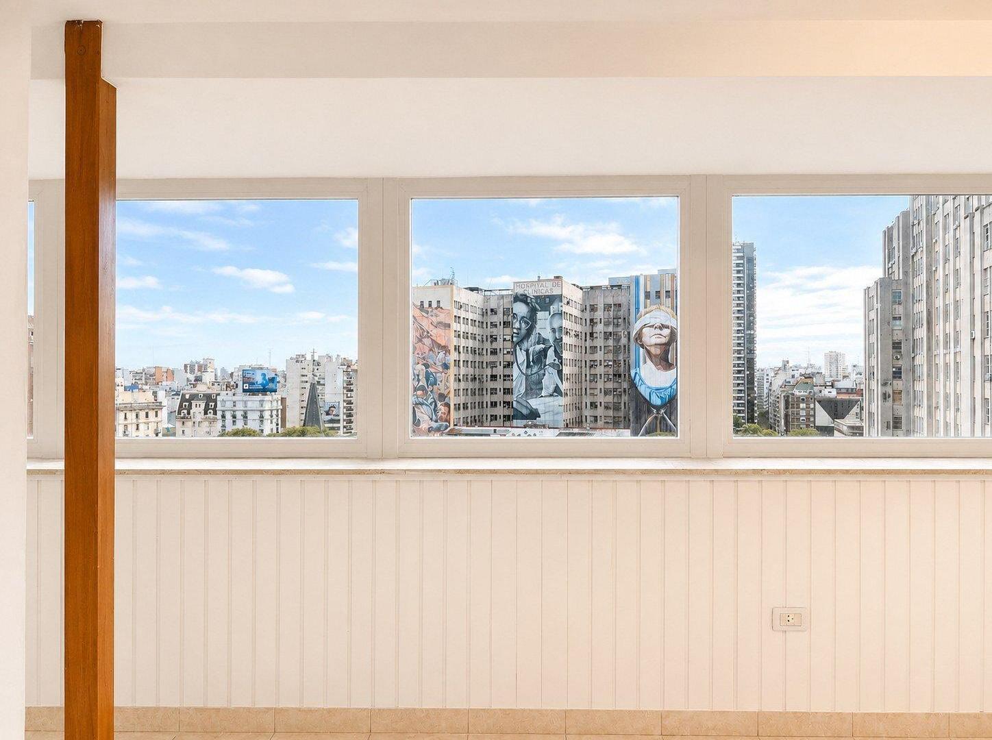 Foto de VENTA 2 DORMITORIOS FRENTE A PLAZA HOUSSAY BARRIO NORTE VISTA, imagen 2