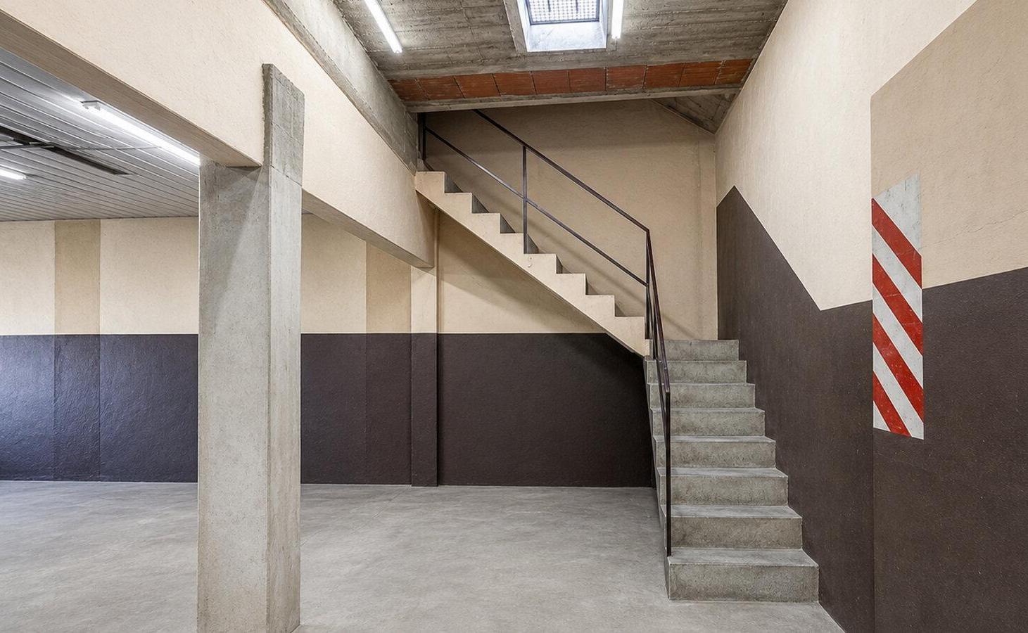 Foto de LOCAL ESQUINA COMERCIAL SOBRE AV. ILLIA | 367 m² Cubiertos | Local +, imagen 4