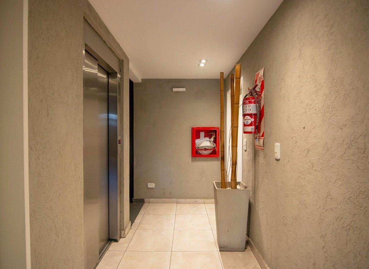 Foto de VENTA DE AMPLIO MONOAMBIENTE EN VILLA DEL PARQUE | SUPER LUMINOSO, imagen 4