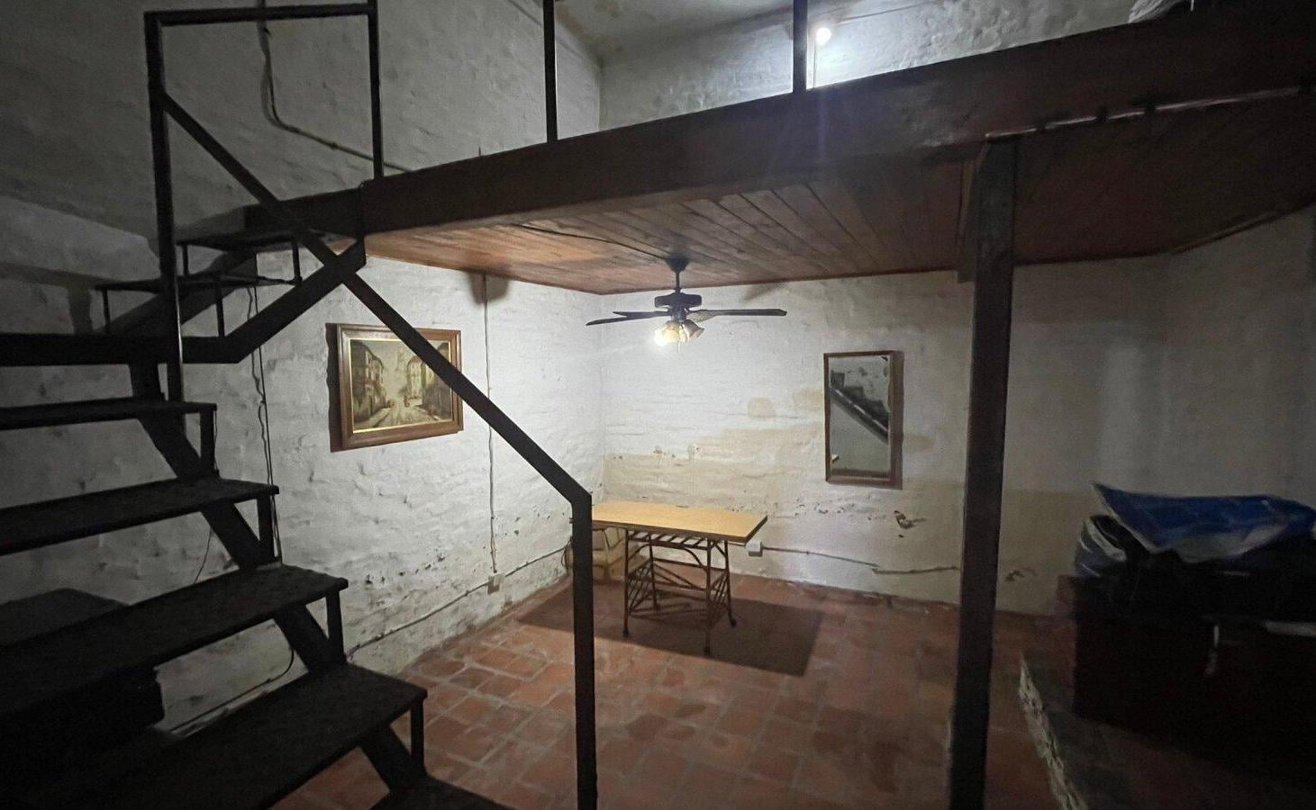 Foto de VENTA | PH | 2 AMBIENTES | CIUDADELA | A RECICLAR | OPORTUNIDAD. BAJO, imagen 2