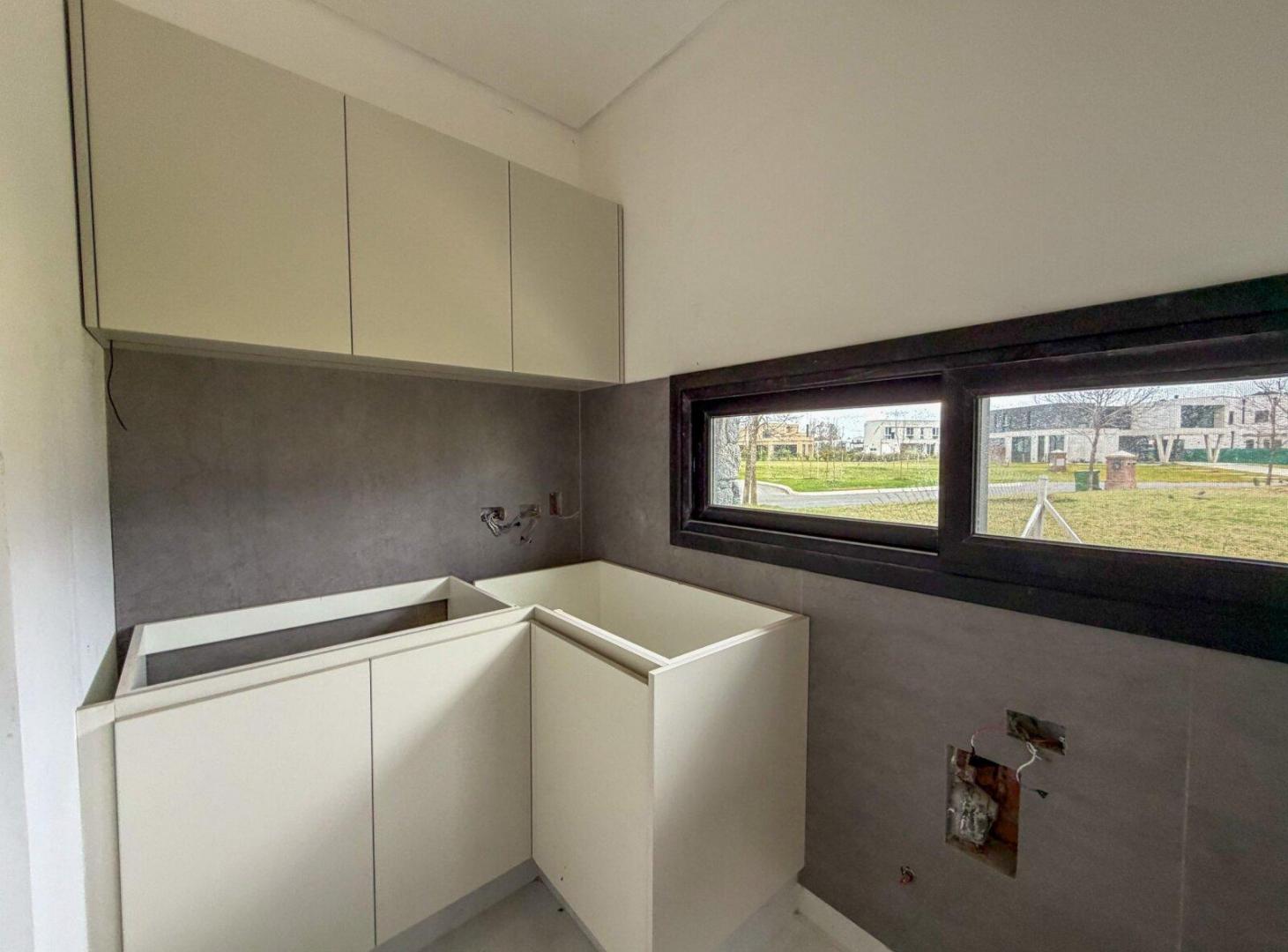 Foto de ALQUILER CASA 6 AMB EN LA CALESA CON VISTA AL LAGO, imagen 2