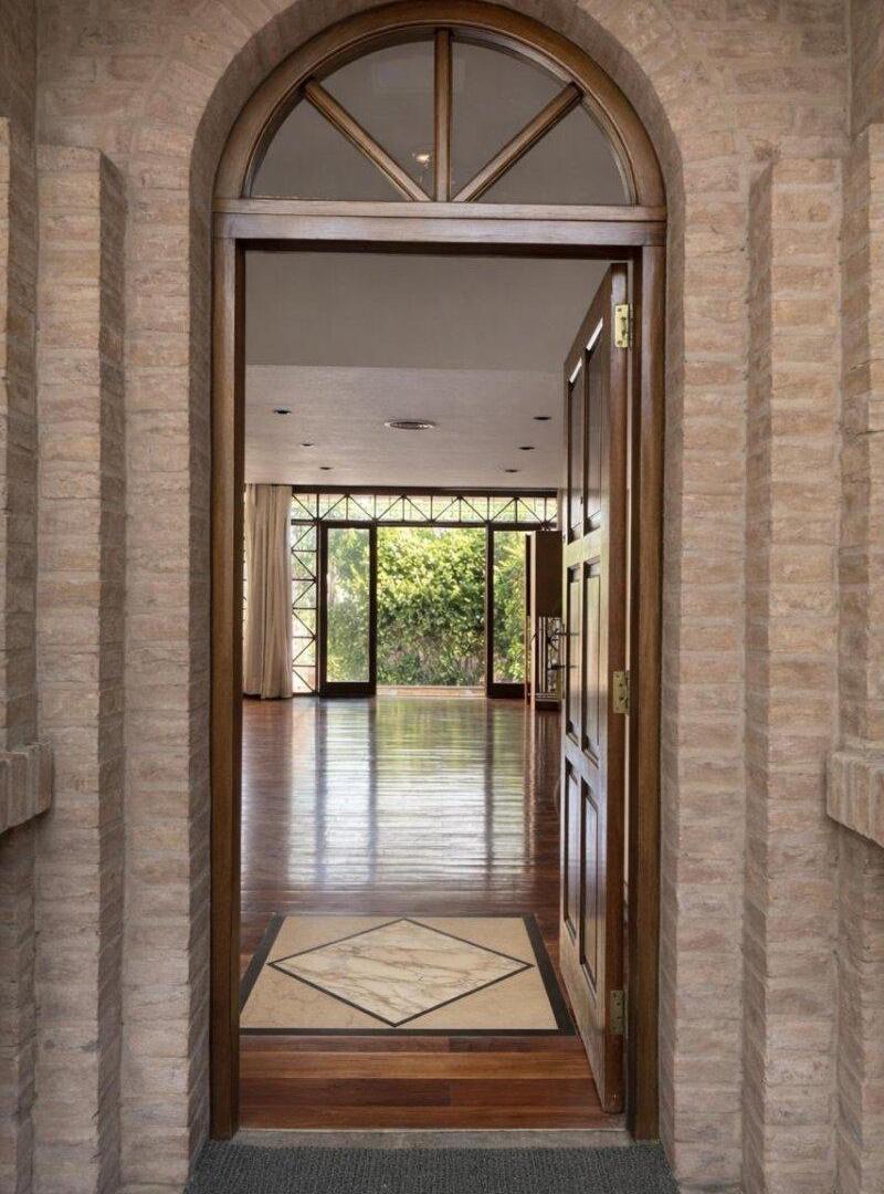 Foto de Casa de categoría 7 ambientes con jardín, playroom y cocheras | Las, imagen 1