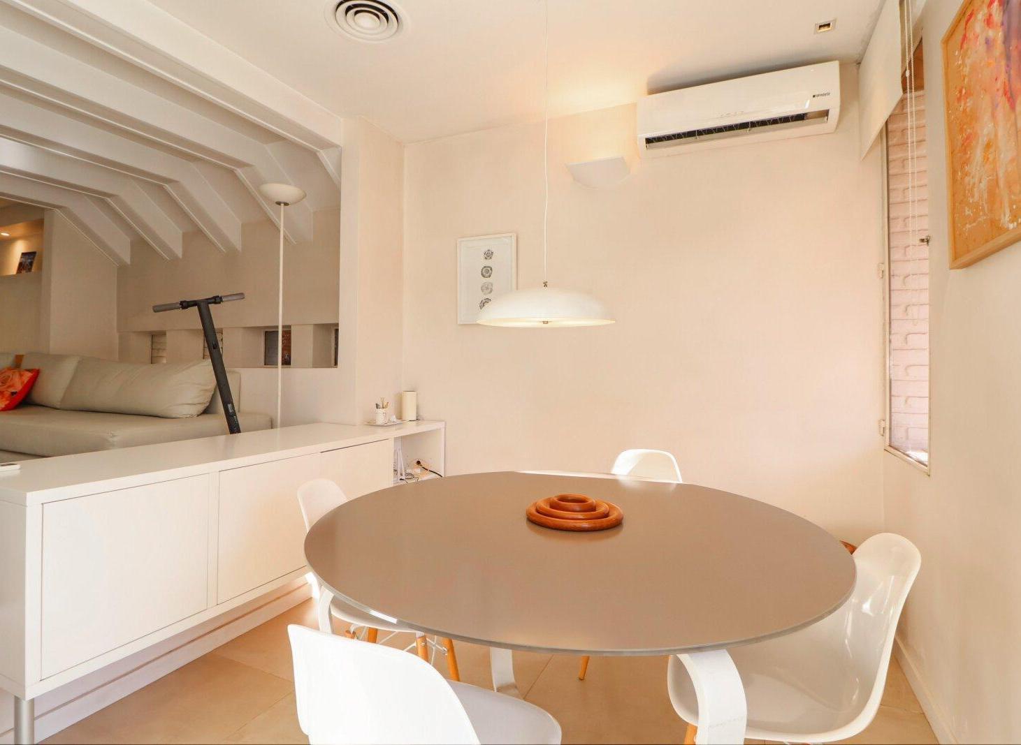 Foto de Casa de 6 ambientes en dos lotes con quincho, pileta y parque arbolado, imagen 4