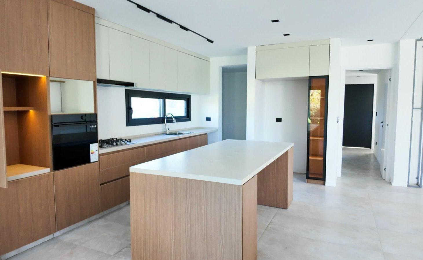 Foto de VENTA CASA - A ESTRENAR - LOS CARDOS, imagen 1