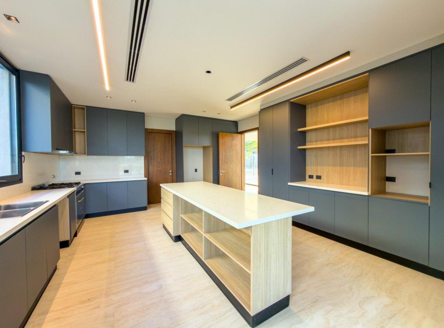 Foto de VENTA CASA 7 AMB. EN EL YACHT CON AMARRA PROPIA, imagen 4