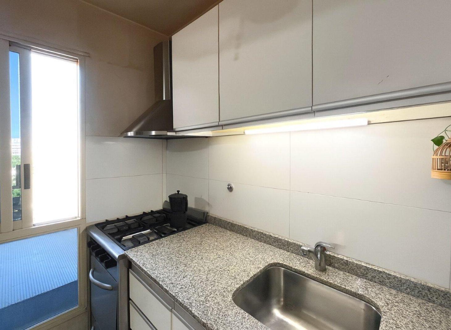 Foto de VENTA DEPTO. DOS AMBIENTES CABALLITO C/COCHERA Y BAULERA, imagen 5