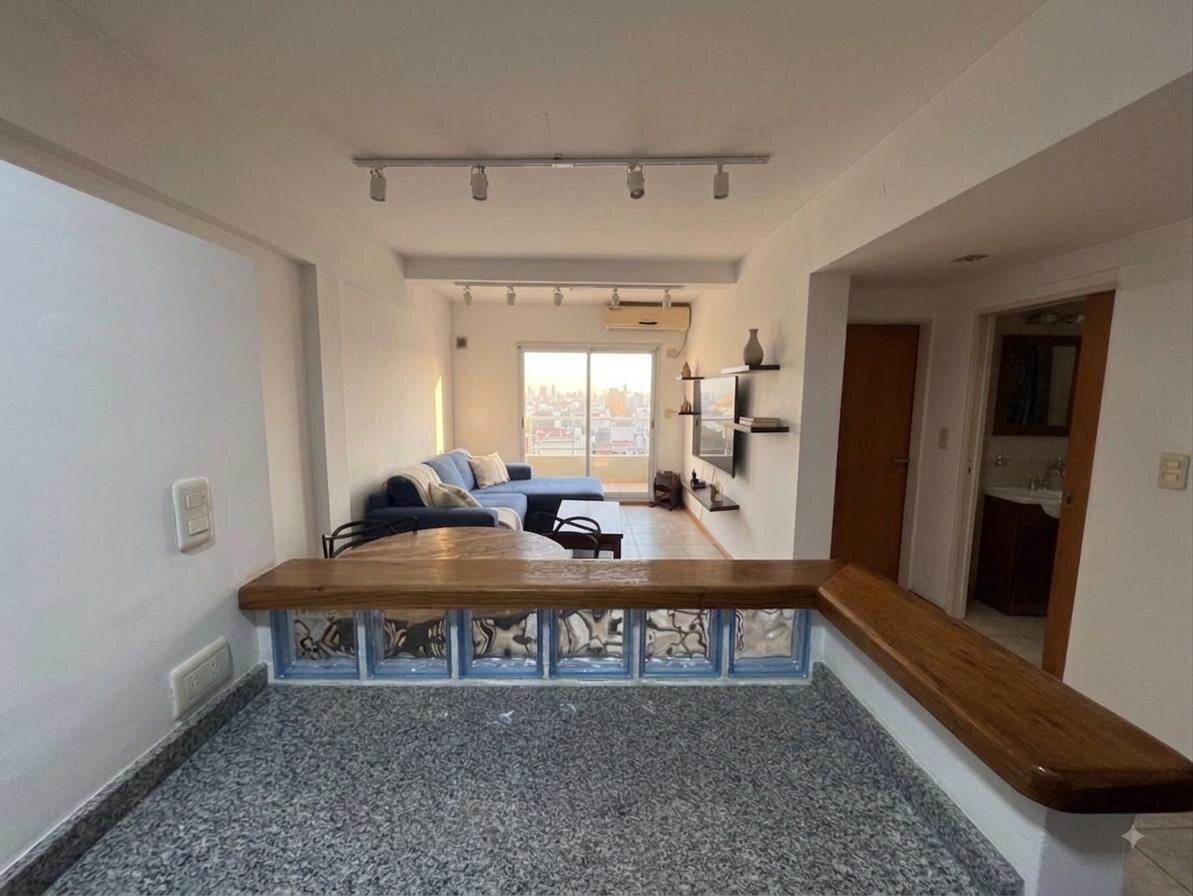 Foto de Departamento Penthouse 2 ambientes Agronomía con terraza y parrilla, imagen 5