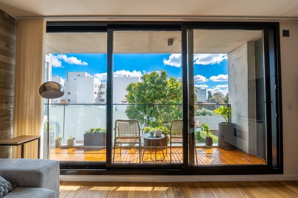 Foto de SEMIPISO DE 3 AMBIENTES DE CATEGORÍA CON PALIER PRIVADO, GRAN BALCÓN Y, imagen 5