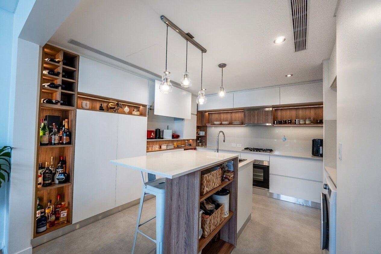 Foto de SEMIPISO DE 3 AMBIENTES DE CATEGORÍA CON PALIER PRIVADO, GRAN BALCÓN Y, imagen 2