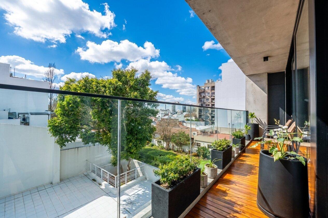 Foto de SEMIPISO DE 3 AMBIENTES DE CATEGORÍA CON PALIER PRIVADO, GRAN BALCÓN Y, imagen 3