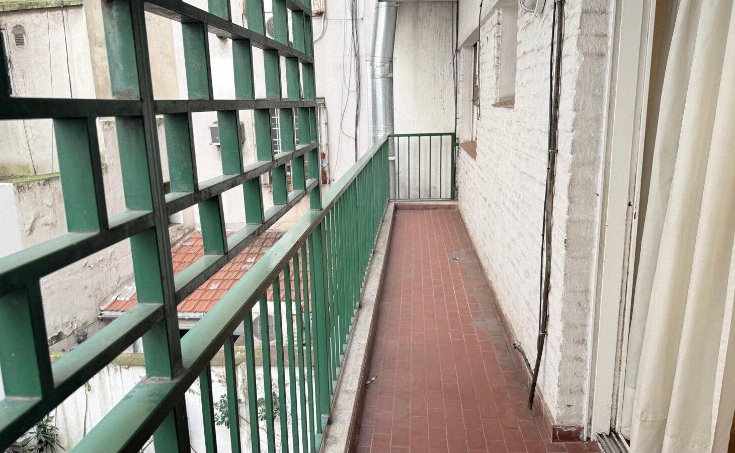 Foto de Amplio 3 ambientes con lavadero y balcón en Recoleta, imagen 1