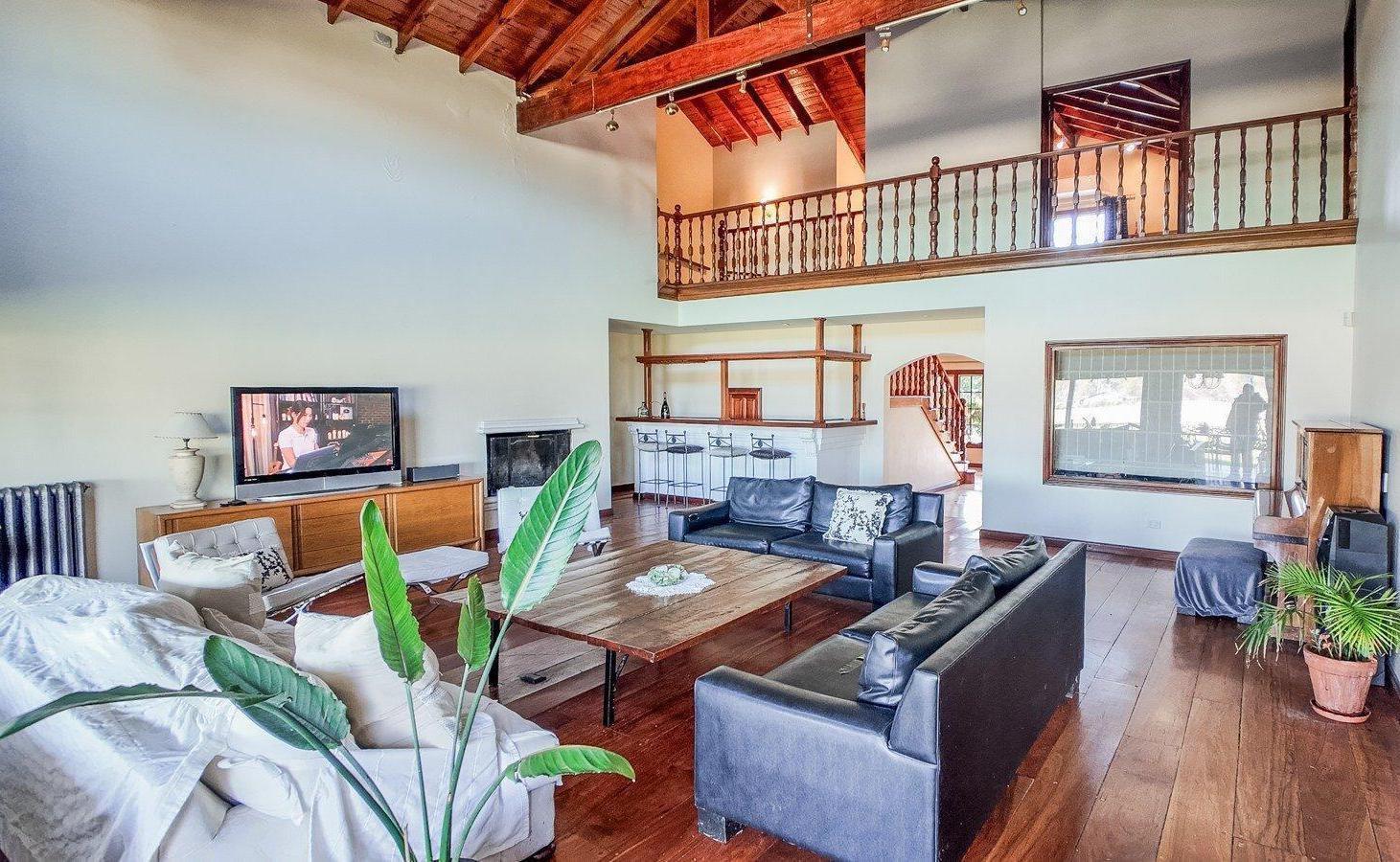 Foto de Exclusiva casa en venta - sobre cancha de polo – Chacras de Murray, imagen 2